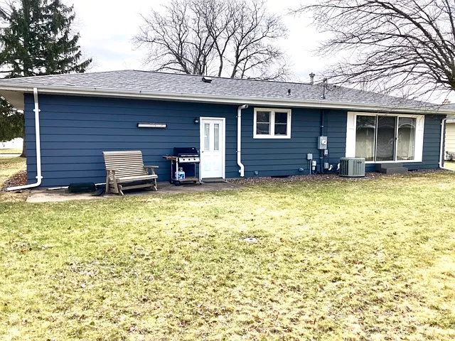 4 bed, 2748 sqft, $2,500 — Photo 2
