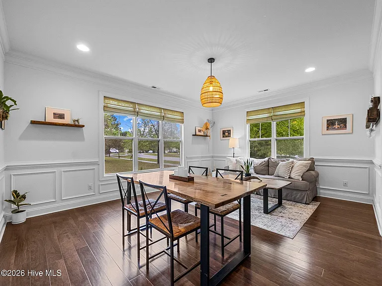 154 Cornel Ln — Photo 9