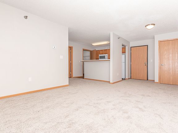3rd image of 911 41st St NW #11505021