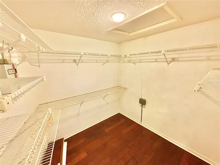 1349 Hillside Dr — Photo 14