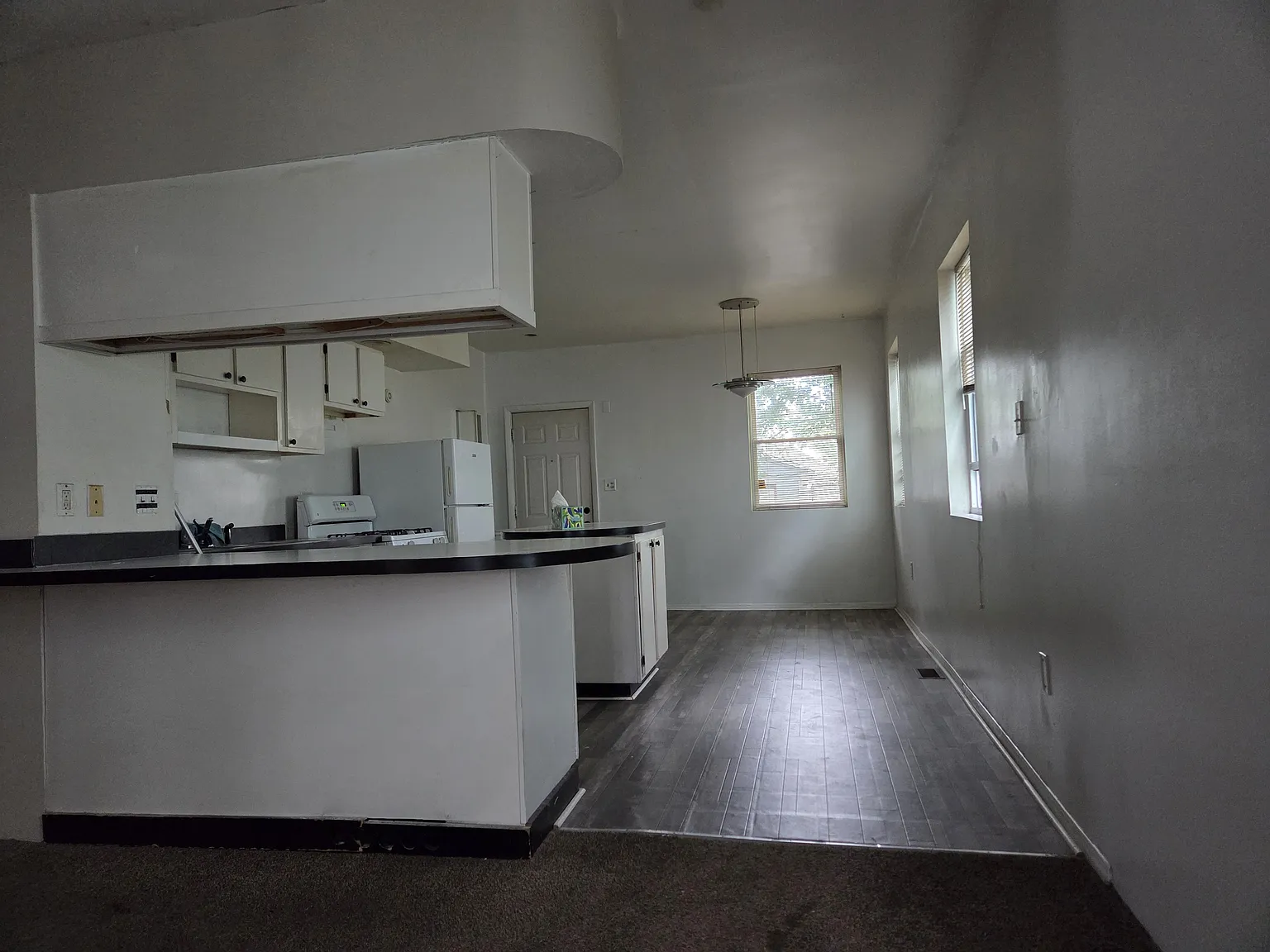 3 bed, 1400 sqft, $1,500 — Photo 4