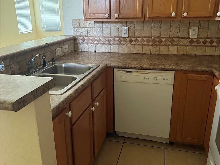 633 Alabama Rd S — Photo 11
