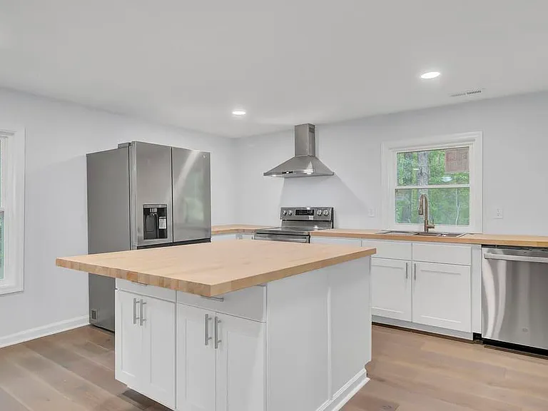 1822 Black Tom Rd #A — Photo 2