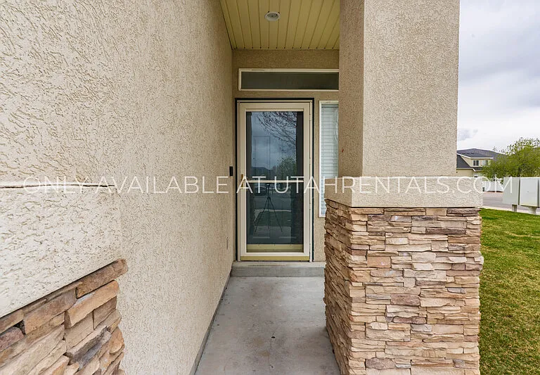 211 Greenfield Cir #150 — Photo 7