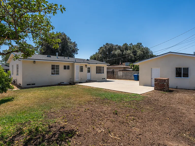 3005 Bautista St — Photo 10