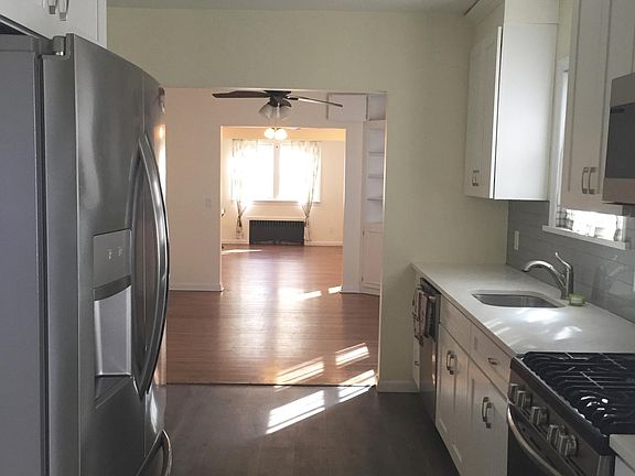 5th image of 225 Gainsborg Ave #1