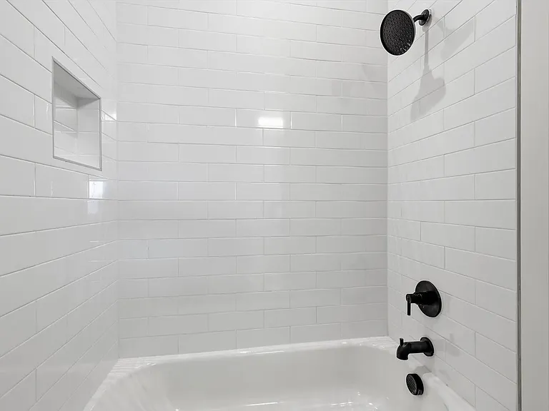 129 Garden Ct E — Photo 9