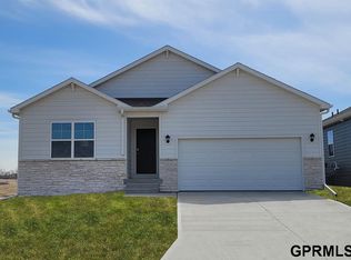 20564 Emiline St, Gretna, NE 68136
