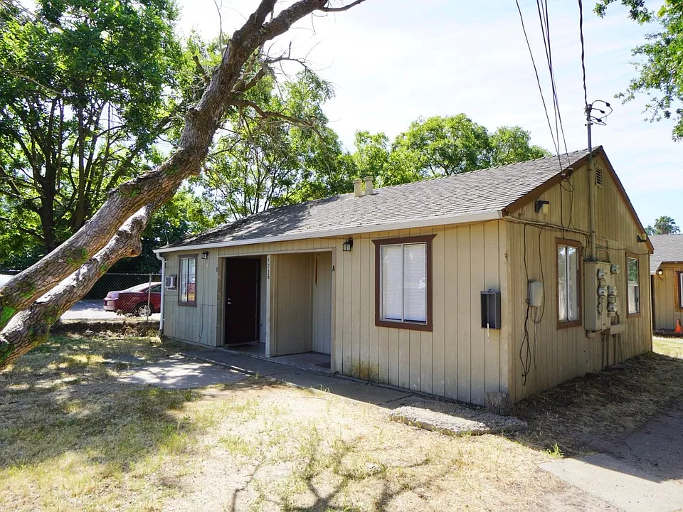 1216 South Ave