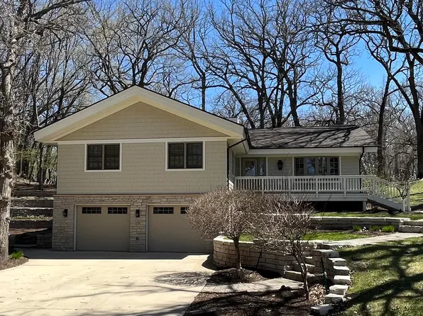 4408 Lakeshore Dr, Okoboji, IA 51355