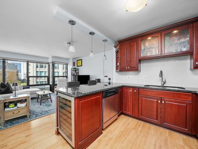 30 E Huron St APT 1106, Chicago, IL, 60611