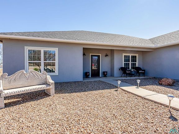 3rd image of 300 Ridgecrest Dr