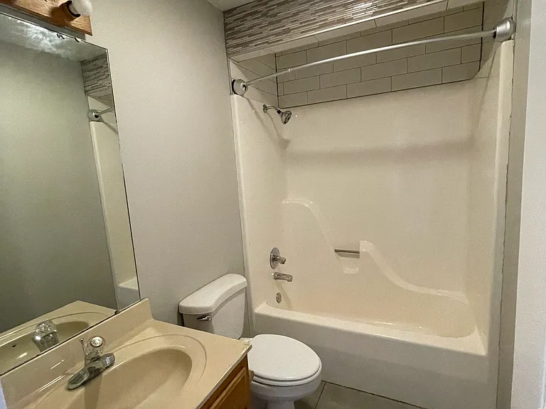 22-01 Blair Rd — Photo 12