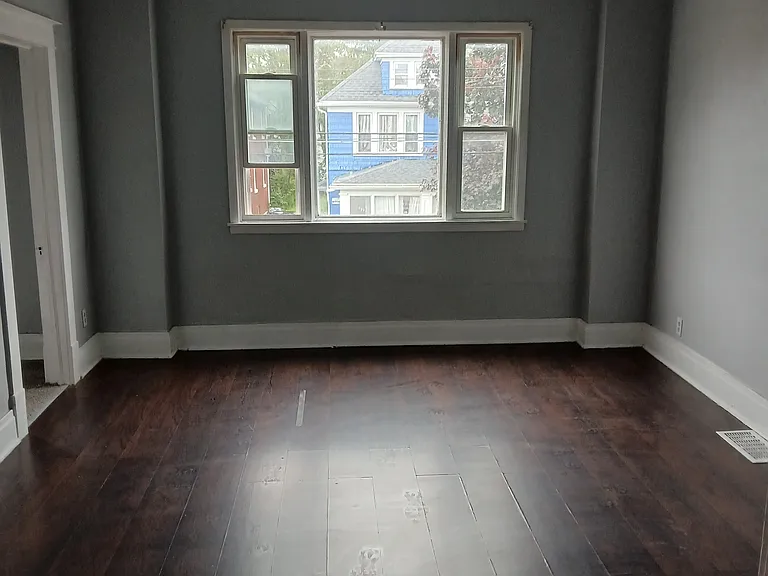 83 Franklin St #3 — Photo 6
