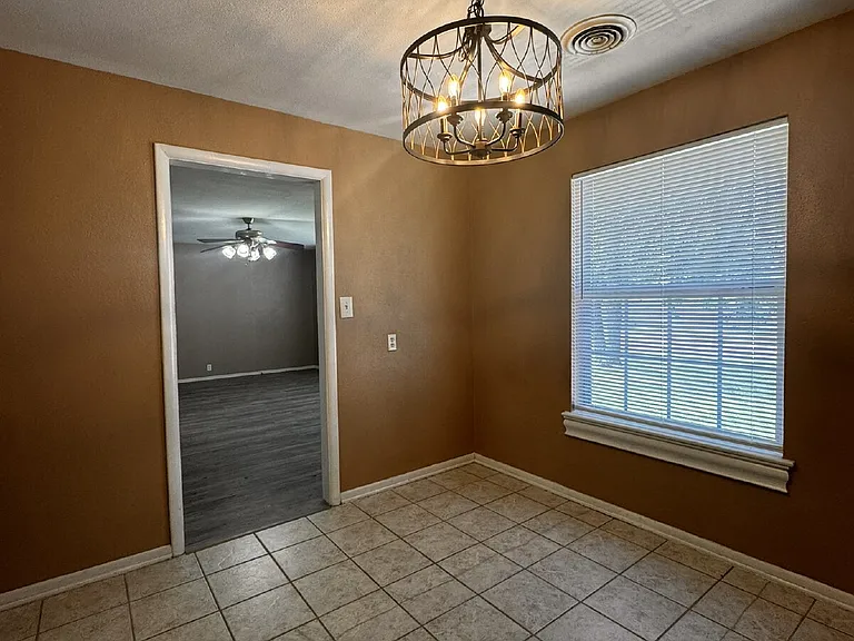 3009 W Olive St — Photo 6