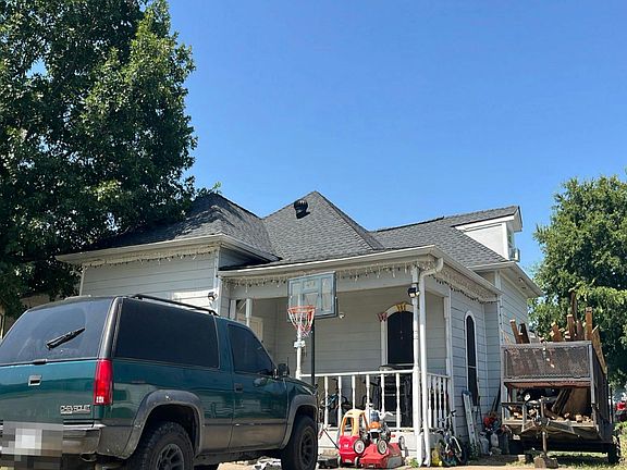 5th image of 517 Clark St