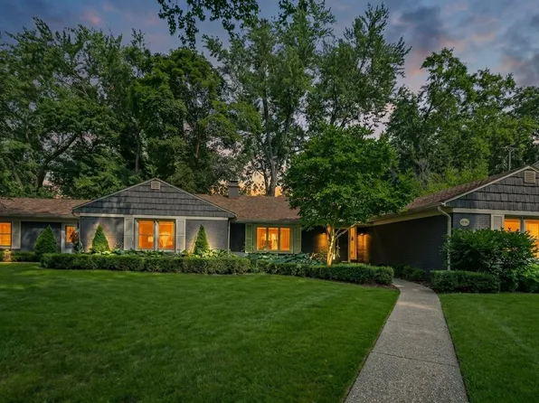 1414 Rosalind Rd SE, East Grand Rapids, MI 49506