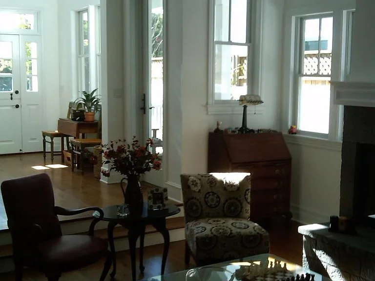 2131 N Valley Dr — Photo 5