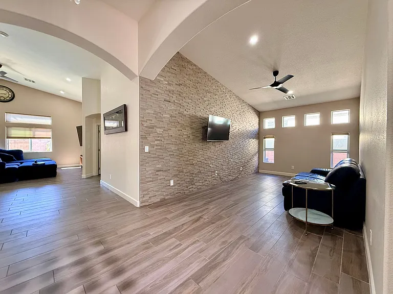 8565 Hogan Falls Cir — Photo 6