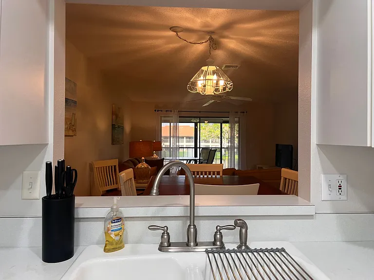 748 Avenida Estancia #B — Photo 7