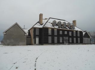 888 E End Mountain Rd, Mill Hall, PA 17751