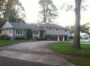 1 S Laurel Dr, Somers Point, NJ 08244