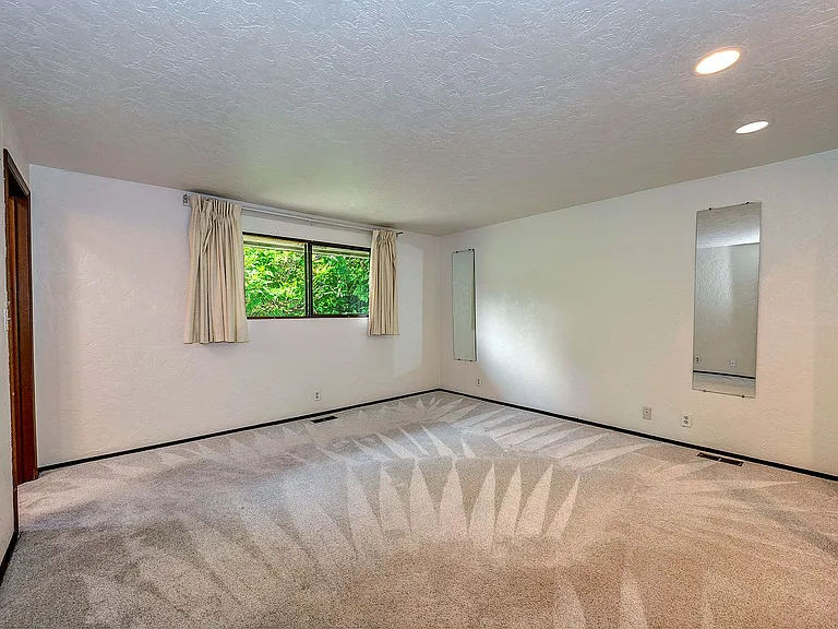 3642 NE 155th St — Photo 13