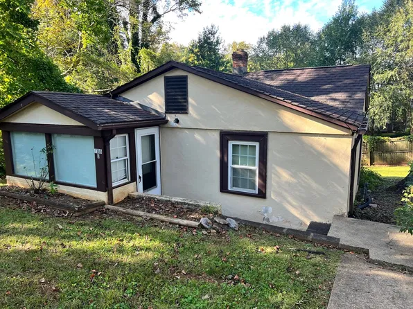 AP7003 - 1305 Cherry Avenue