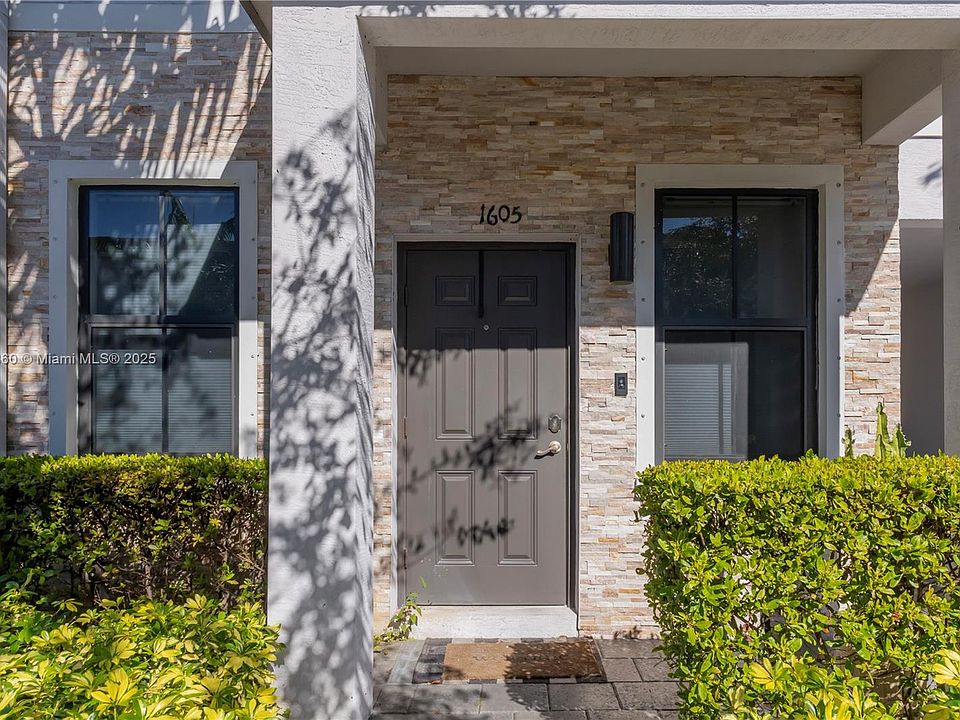 1st image of 1605 SW 28th St #1605