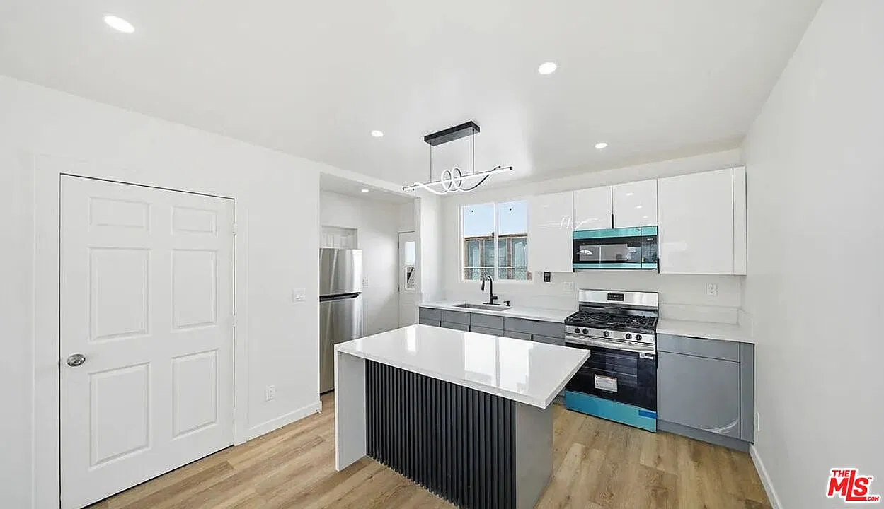 1 bed, 1.0 bath, 650 sqft, $2,199 — Photo 1