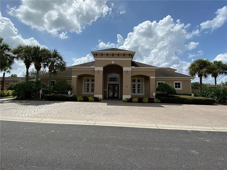 1840 Retreat View Cir — Photo 21