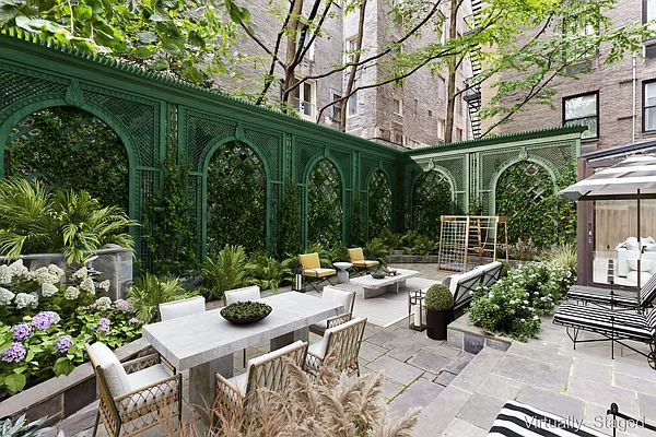 Sold by Compass | media 22