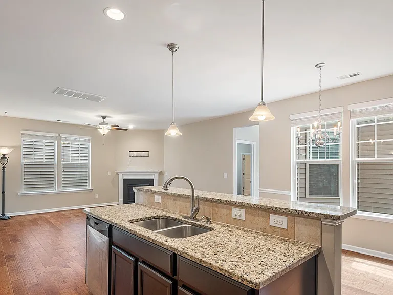 738 Keystone Park Dr — Photo 21