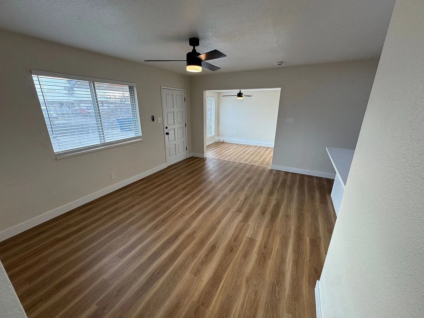 Updated 3bedroom Home In 89011 — Photo 3