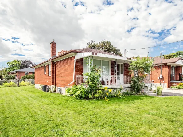 15 Maretta Ave, Toronto, ON M1K 3X8