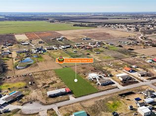 276 Winding River Cir, Farmersville, TX 75442