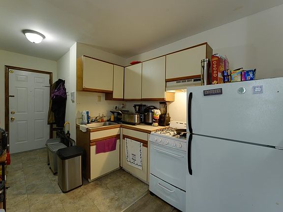 3rd image of 2271 Kennedy Blvd #303