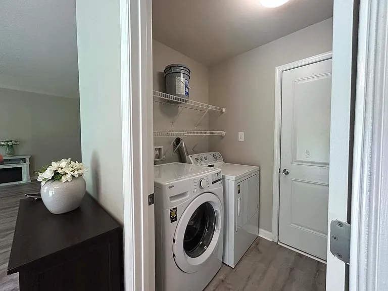 5453 Brandon Bluff Way — Photo 39