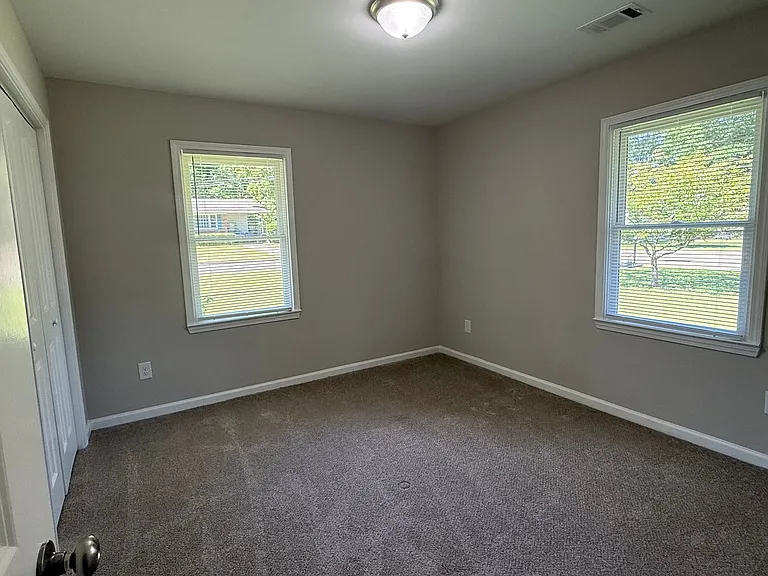 4 Poinsetta Dr NE — Photo 12