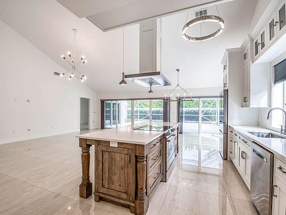 5th image of 181 Cape Pointe Circle