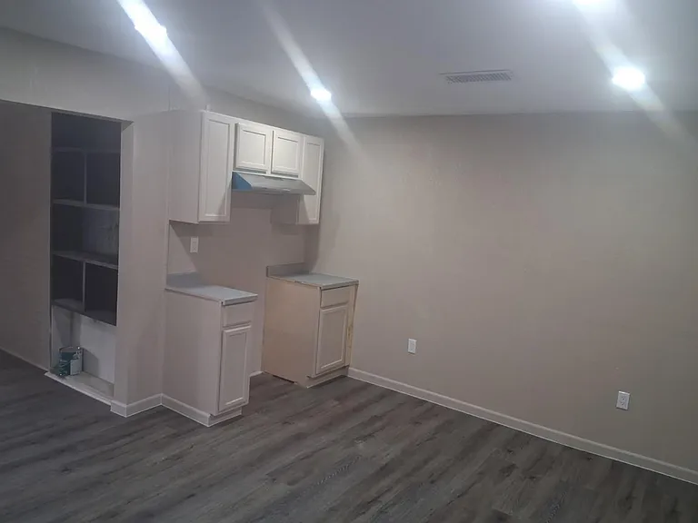 1402 Wood St — Photo 9