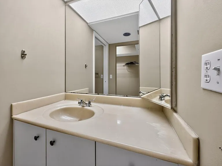 13055 SW 15th Ct — Photo 19