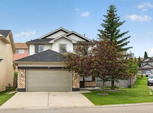 25 E Panamount Rise NW, Calgary, AB T3K6B6