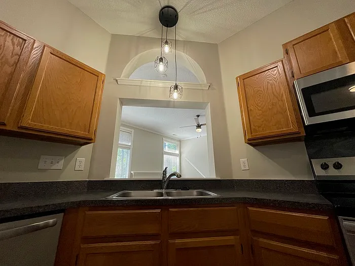 8307 Belstead Brook Ct — Photo 14