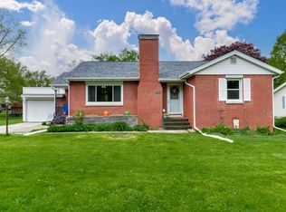 305 S Park Ave, Le Roy, IL
