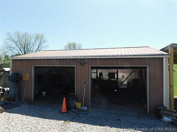 3rd image of 3034 W Cox Ferry Road