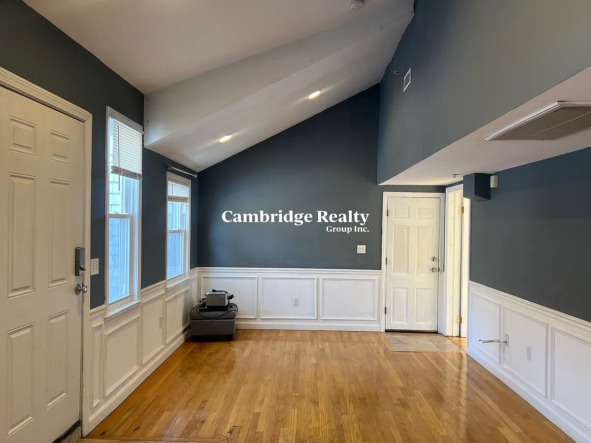 Building Photo - 89 Spring St #3T
