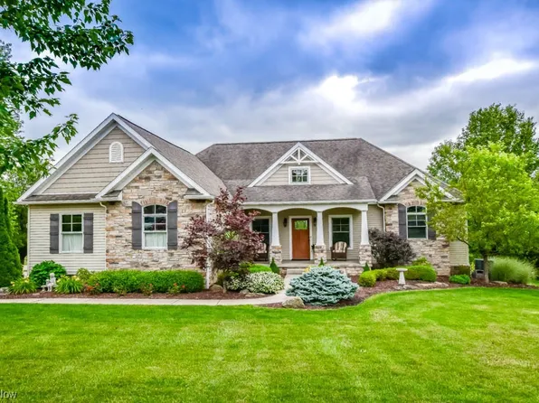 10738 N Laurens Sq NE, Bolivar, OH 44612