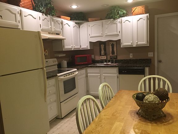 5th image of 2919 Fox Hollow Ct