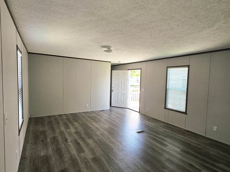 Westbridge Manor — Photo 43